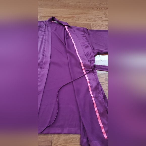 Victoria Secret Iconic Satin Robe Kimono Burgundy - Picture 5 of 12